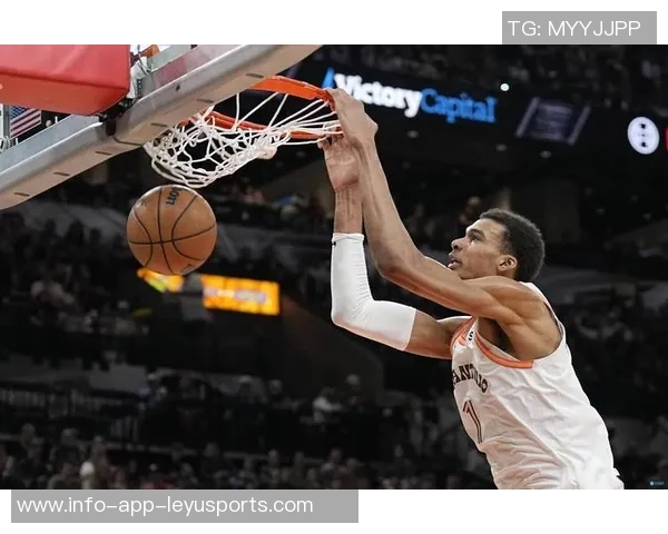 文班亚马首节表现不佳4次失误被断球反击仅得7分4篮板2助攻 文班亚马首节表现不佳4次失误被断球反击仅得7分4篮板2助攻