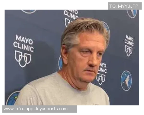 芬奇称赞迪林厄姆训练营表现出色强调其突分接球投篮任务