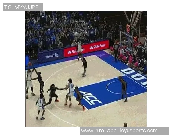 布泽尔儿子杜克季前赛表现惊艳狂砍24分23板再送盖帽接连高分展现潜力