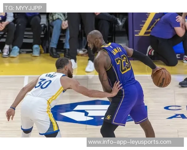 大范称詹姆斯与库里或为历史上身体状态最佳的篮球运动员